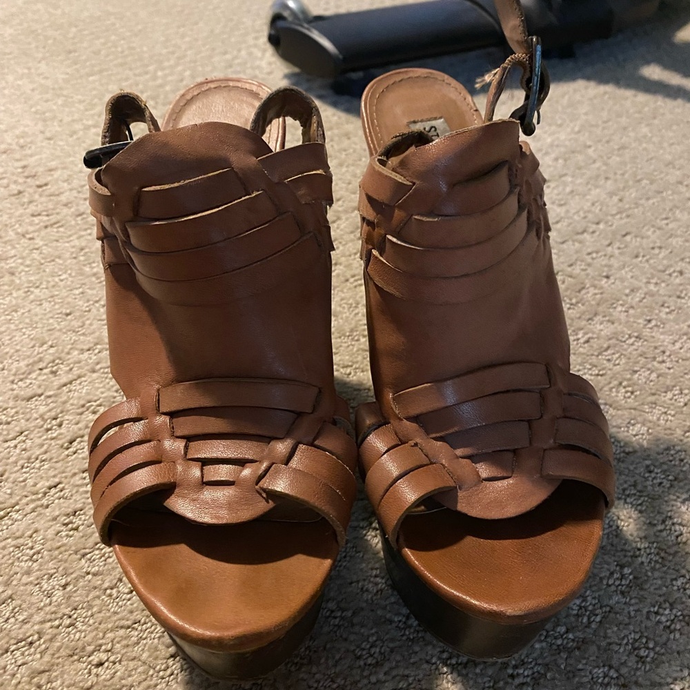 Steve Madden Tan Woven Platform Sandals